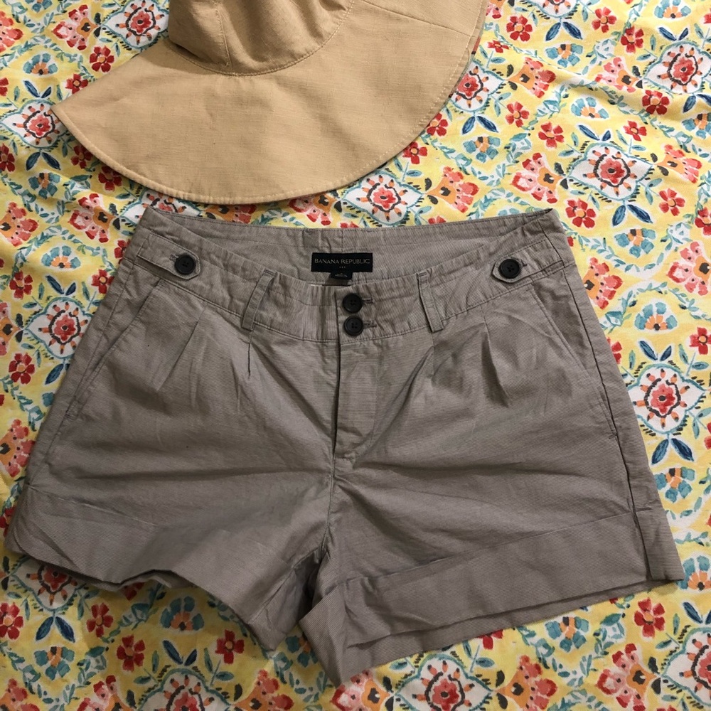 BR- Sz 6, Fine Blue/white Stripe shorts